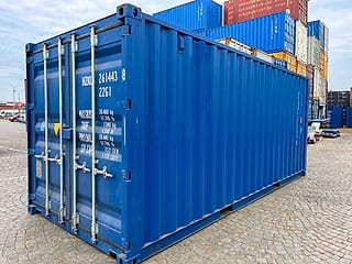 20-Fuß Seecontainer in RAL 5010 Enzianblau – Dreiviertelansicht