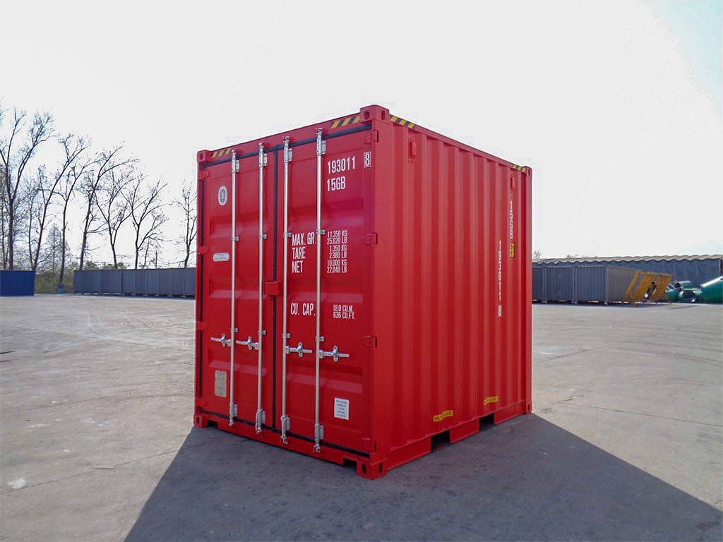 10-Fuß High-Cube Seecontainer in RAL 3020 Verkehrsrot – Dreiviertelansicht