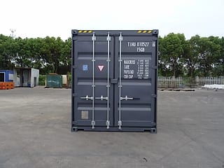 10-Fuß High-Cube Seecontainer in RAL 7012 Basaltgrau – Frontansicht der Doppelflügeltür