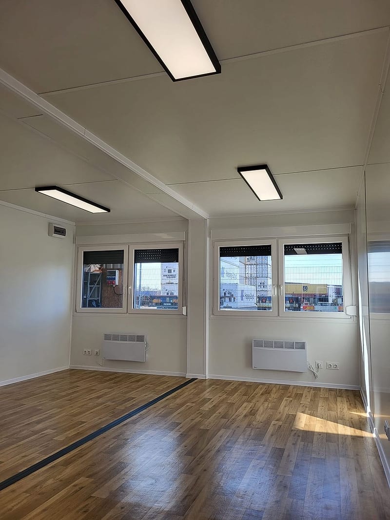 Doppelcontainer 6,00 x 4,88 m PVC-Bodenbeläge – Innenansicht